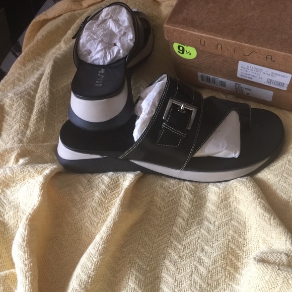 Unisa Sandal - Picture 2 of 3